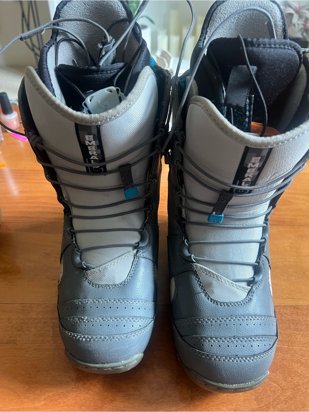 Burton emerald snowboard boots size 6